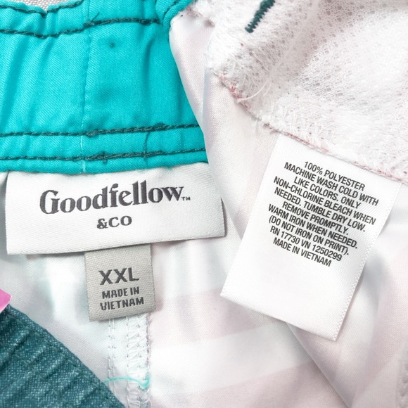 7.5" American Flag Thirteenth Board Shorts XXL - Picture 7 of 8